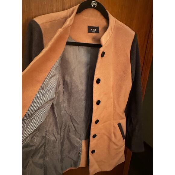 VICI TAN & CHARCOAL BUTTON UP JACKET; SIZE L - Picture 4 of 5